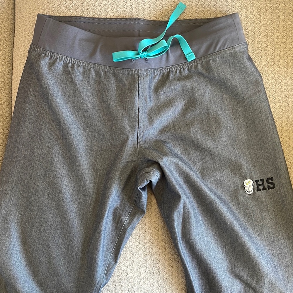 Brand new Figs Womens scrub pants